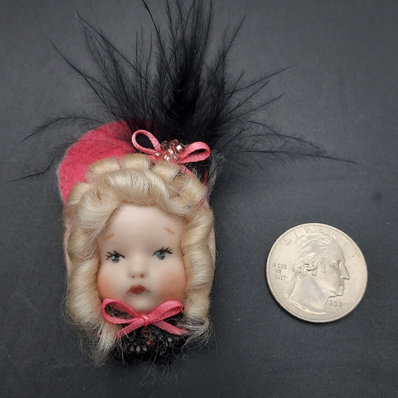 Lady Head Brooch with Faux Fur Thriller Face Artisan Handcrafted - Picture 3 of 10